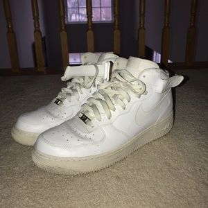 Men’s Nike White Air Force 1 Mid